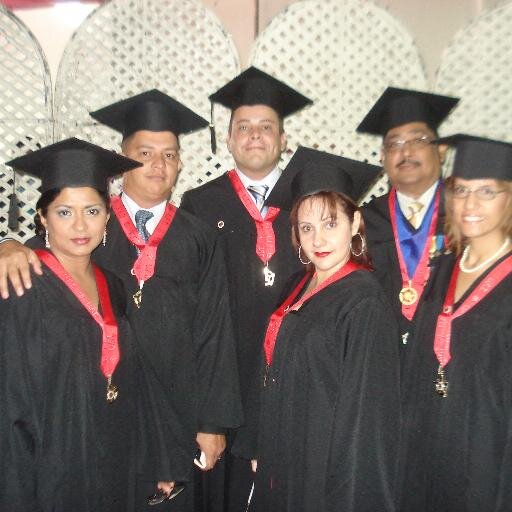 Orgullosa mamá de Sophia. LCDA. en Ciencia Política (U.F.T.), Docente Universitaria. Cs Políticas y Comunicación Social. Especialista en Capacitaciones.