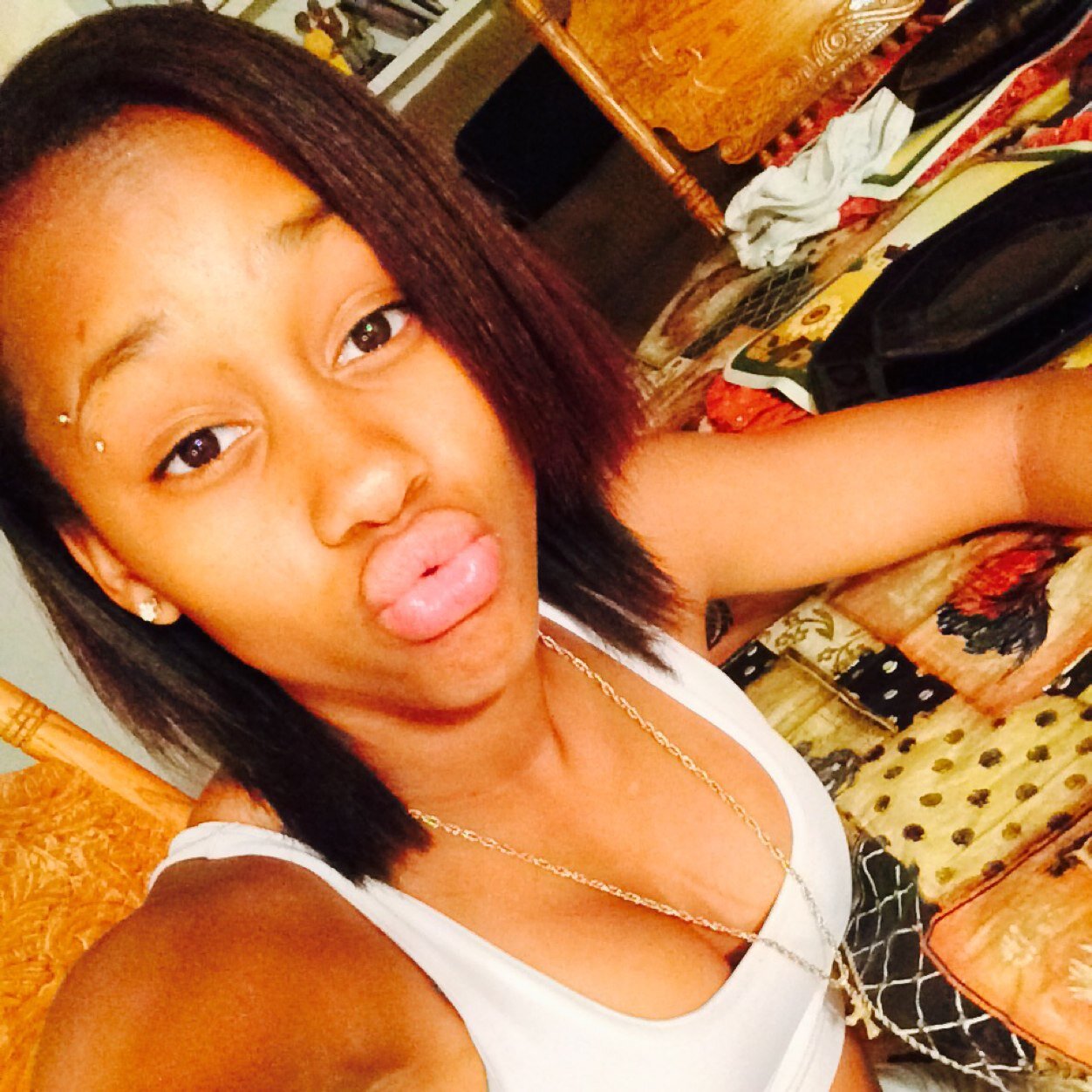 Ig: @Independent_redbone25 

Fb: Kanesha Lewis

 Kik: Kum_g3t_it 

Snapchat: Nae_UnOrdinary