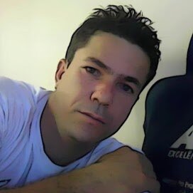 SOU UM HOMEM MUITO ROMANTICO ,AMO CONVERSAR CONHECER NOVAS PESSOAS FAZER AMIZADES  BJ