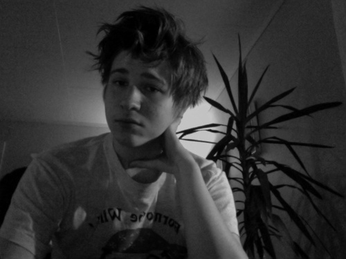 17 year old jazz loving, tea drinkin' student from cold but beautiful Norway, Europe, Earth, Space etc...