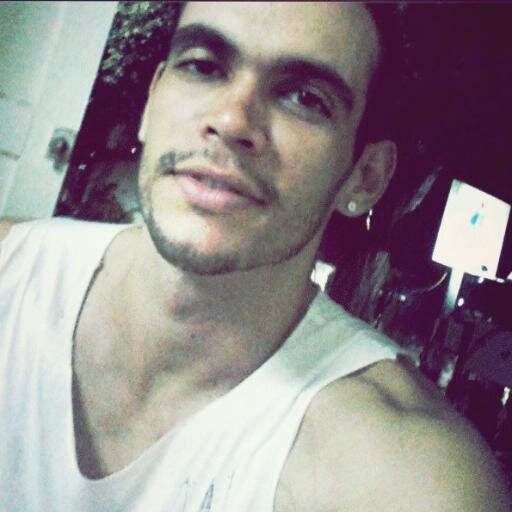 Futuro Engenheiro Mecânico, 24 anos, Canceriano, Baiano cabra da peste!   #SDV
                                  Whatsapp (71)9224-0504  http://t.co/0cfJtaFBos