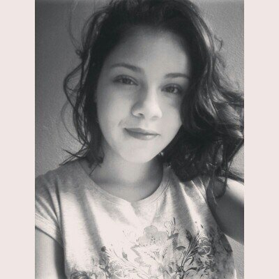 yesbeanca's profile picture. tira o pé do meu sofá.