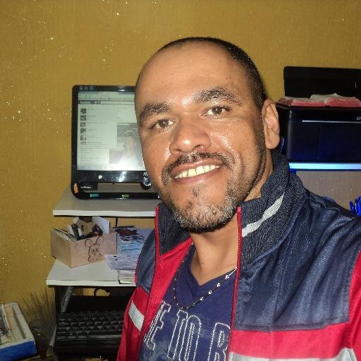 O   MEU   SORRISO,    E    MINHA   IDENTIDADE...