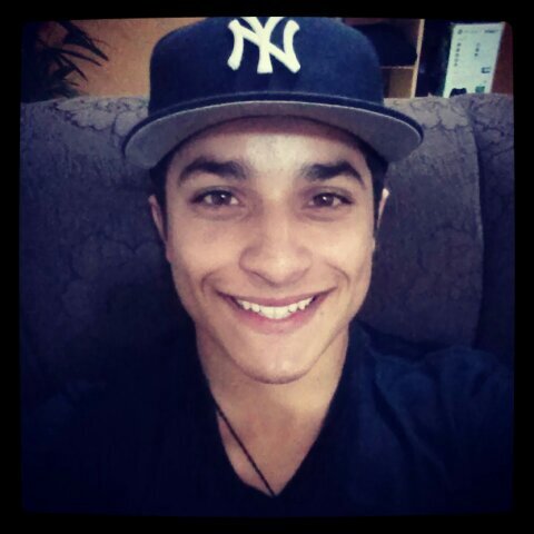 WhatsApp: 75585361 Intagram: @italoovinii
