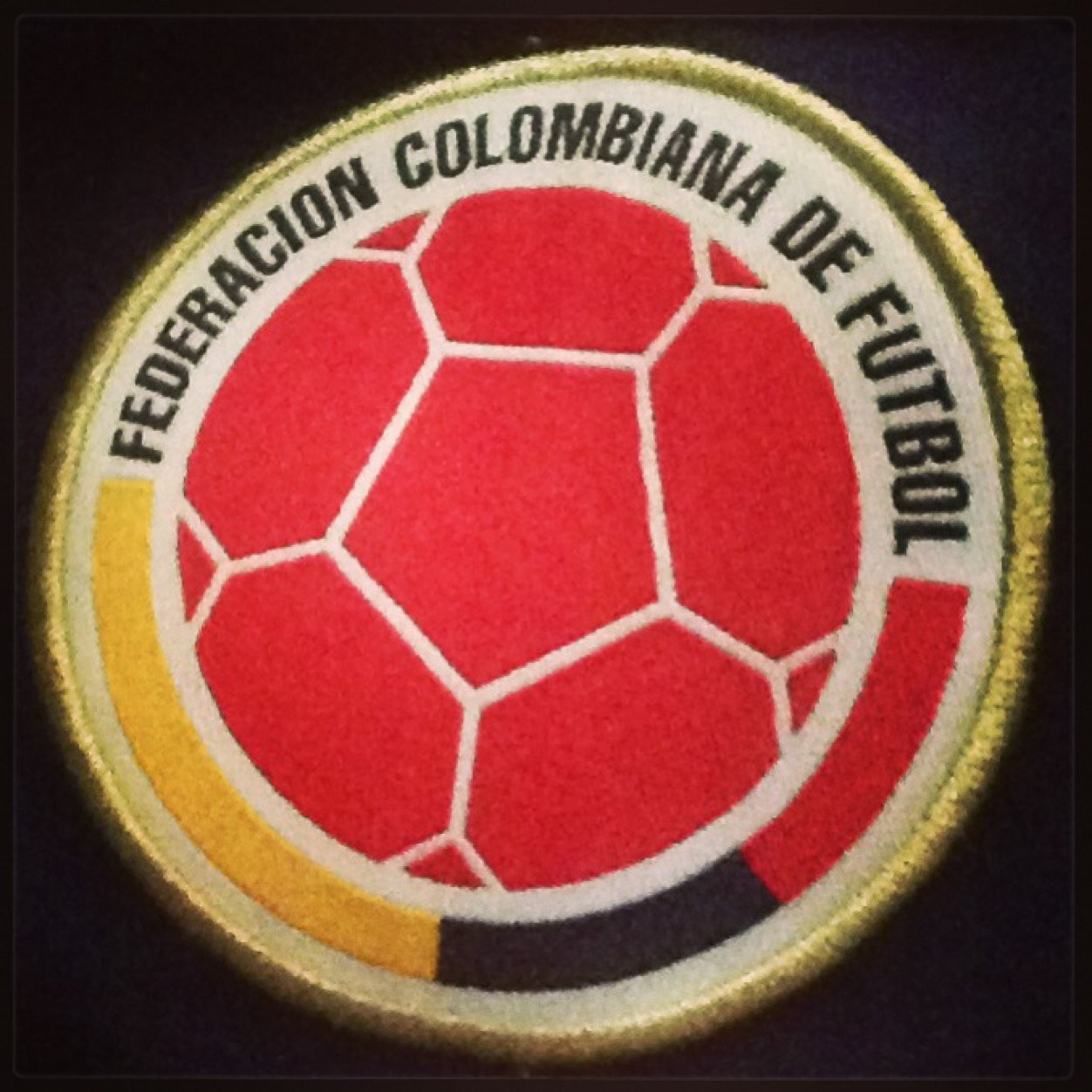 FelipeBeltranHe's profile picture. sal y mira alrededor, lo único que necesitas para ser feliz eres tu...