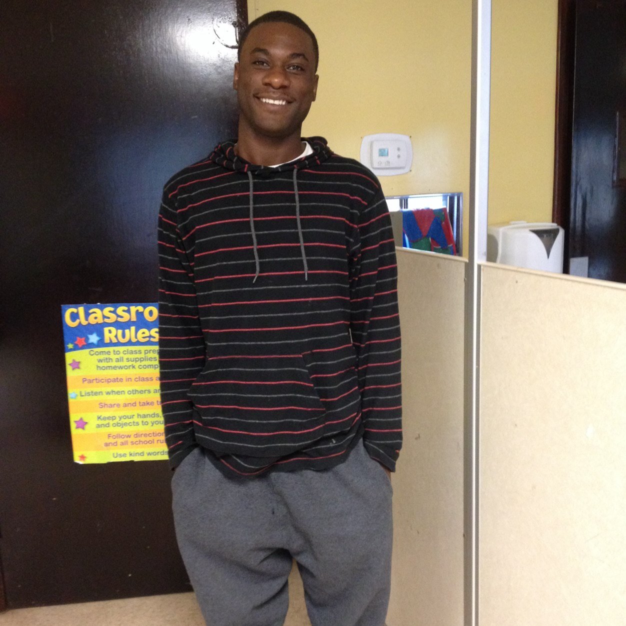 Im 25yr old im going to be 26yr on August 17th. Im a security officer. Im from Da Ville where i like to kick it an chill. I have my own everything