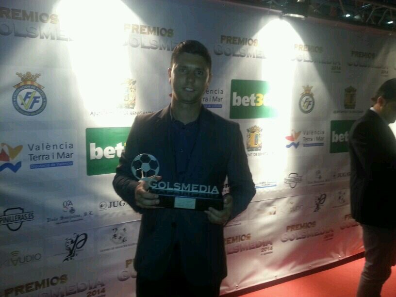 Entrenador de futbol. Experiencia en Regional Preferente, 3a Division y DH juvenil.