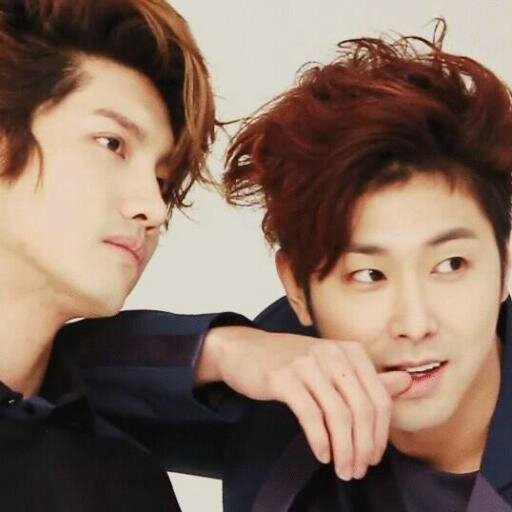 We are T‼(*´･Ｊ･`)人(∵*)