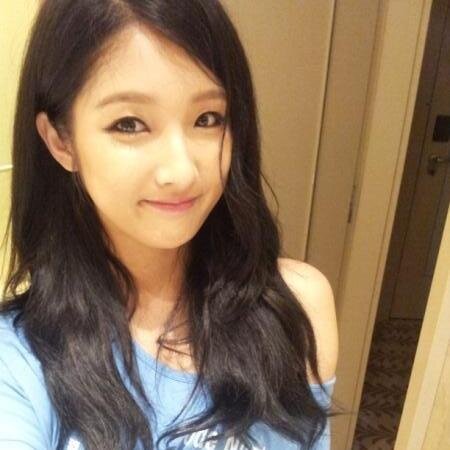 RP of Nam Jihyun [Jihyun] from 4Minute. [V] @OhCloseds. [January 9th 1990]. single