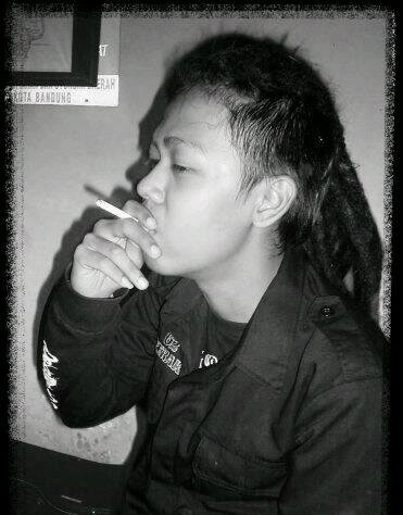 Part of @BADOUT_PUNKoi @unaliveitsreal @InFrontOfpunk || BLACKfrog.Inc || hemodialisis || PERSIBARCELONA . . Line: akanxrena
