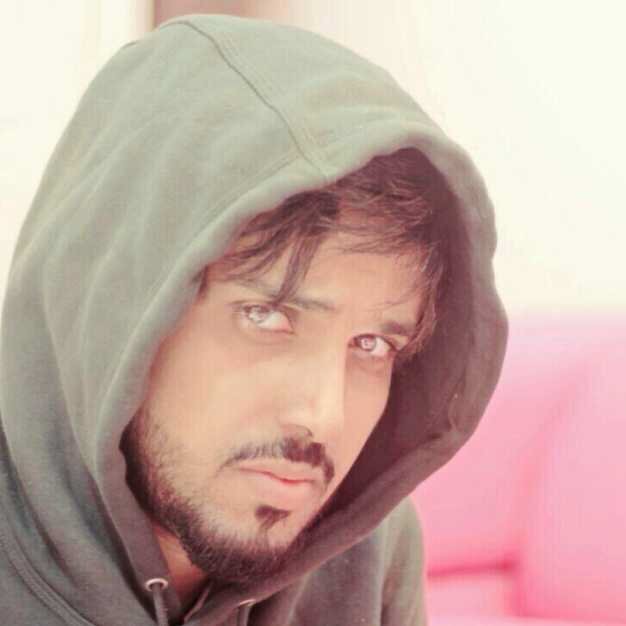: ‏اللهم أحفظ لنآ من يُريِد البقاء معنآ صدقاً لآ تصنُعاً ..
‏