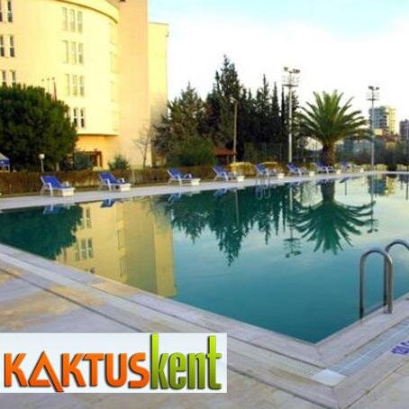 kaktüskenspor havuz başı ; fıtness, pilates, yüzme ve tenis kulübü ile Cafe ve havuzbaşı bar ile nefis menüsü de; yeni işletmesiyle sizleri bekliyor