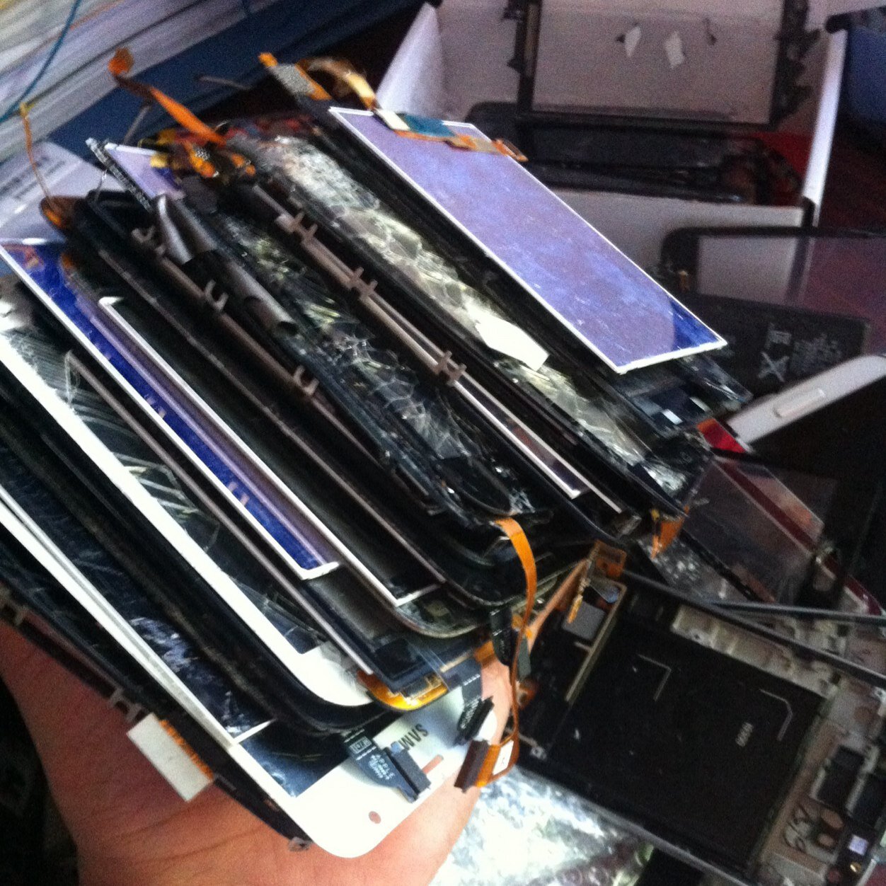 Reparación de smartphones y tablet. Contacto via e-mail en mobileonuba@gmail.com, o en nuestra pagina web.