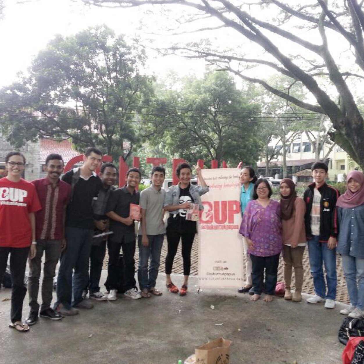 Kumpulkan buku-inspirasikan rumah baca-tumbuhkan budaya baca dengan aksi nyata untuk Papua | Buku Untuk Papua Reg. Bandung |@bukuntukpapua |bup.bdg@gmail.com