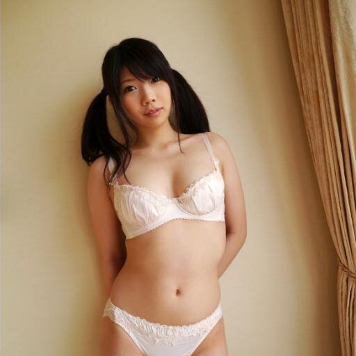 Hi. I'm Japanese. And I post Japanese beautiful girls pictures every day. If you want to see more pictures, please visit my website. Thank you!