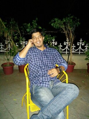Engineer, Crazy to get in touch with political affairs . Update myself to became a powerful and which makes other people powerful.