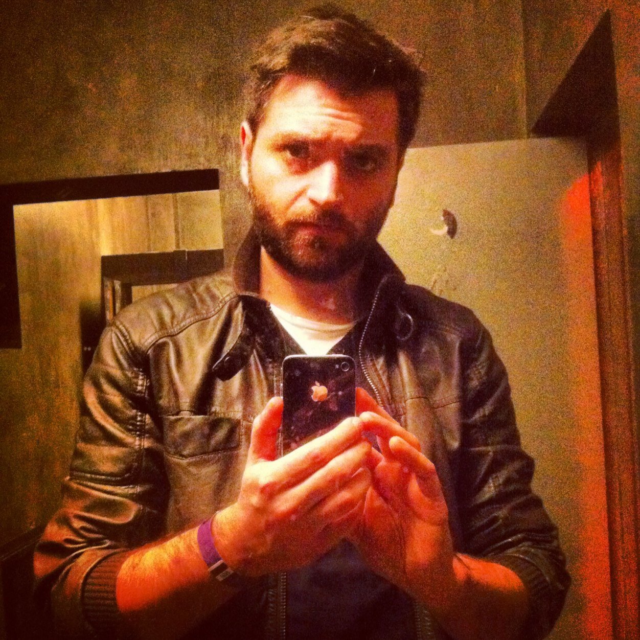 AndreasNAron's profile picture. Copywriter, musician, and art enthusiast