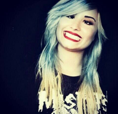 Lovatic_Heartt's profile picture. DEMETRIA BETCHES!!! Demi is my queen♚ #teambisexual. On the road to recovery. if you need to talk i'm here x