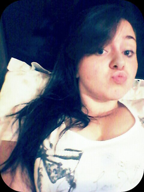 A felicidade aparece para aqueles que choram.
Para aqueles que se machucam.
Para aqueles que buscam e tentam sempre. ♥ ∞ l