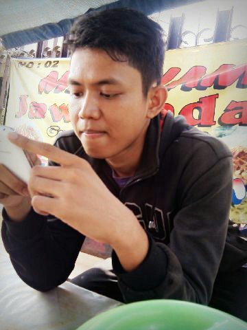 @Arsenal | @juventusfc | Aku bodoh, kamu bodoh.Mungkin kita sama-sama belum sadar kalau kita jodoh|