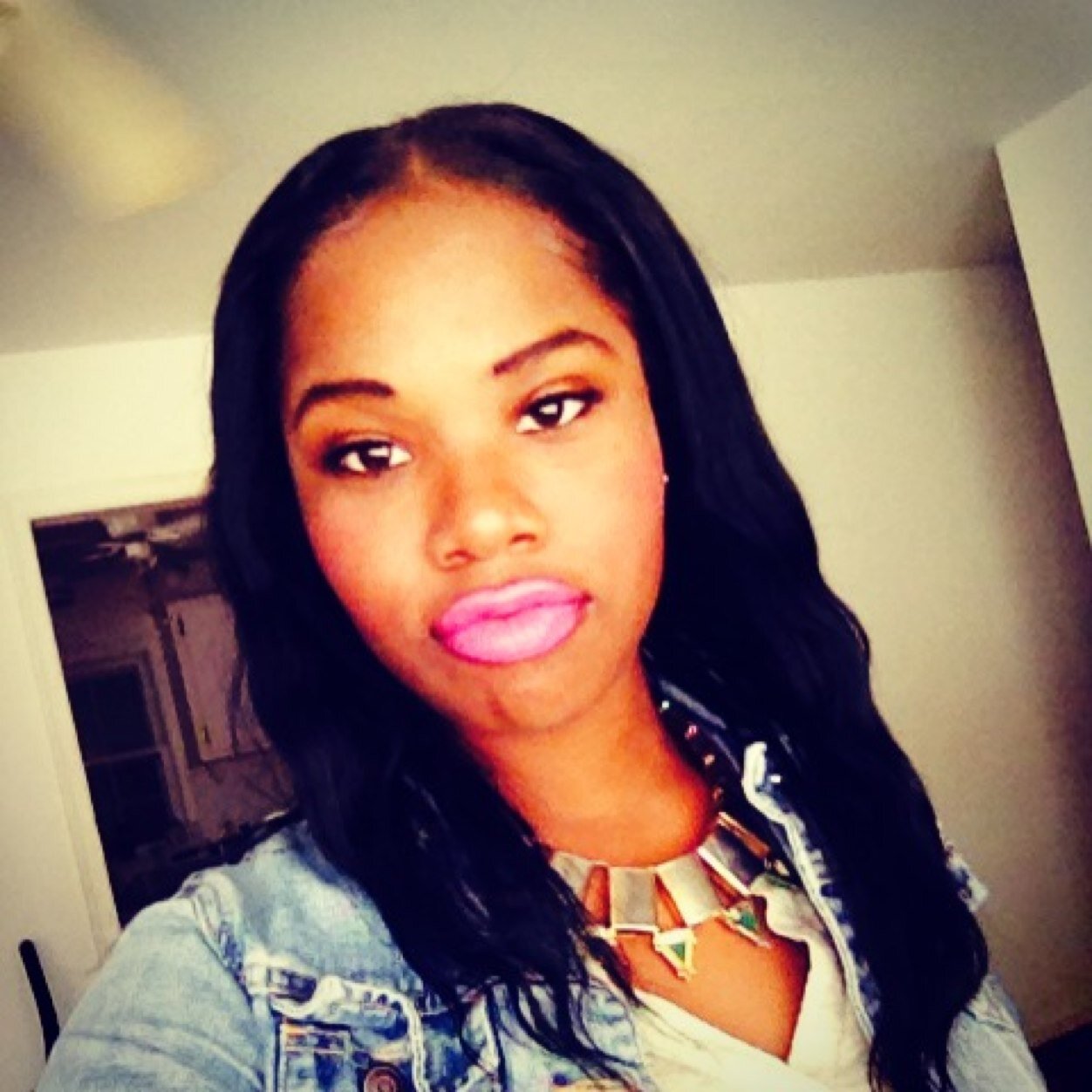 Sadity & pretty . 21. Kingzi' . Dental assist.   brush and floss at LEAST twice a day