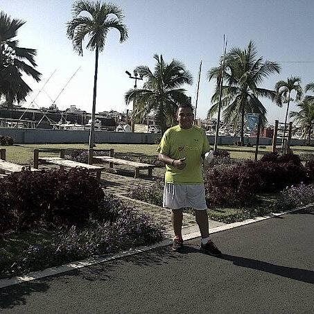 LVNJ84's profile picture. amigo de los amigos. me gusta vacilar sin tener problemas con nadie,soy bueno por las buenas si me sigues te sigo..