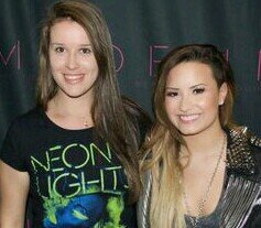 DEMI DISSE QUE ME AMA E PEGOU A BANDEIRA QUE TAVA NAS MINHAS MÃOS!  #chorarecalque