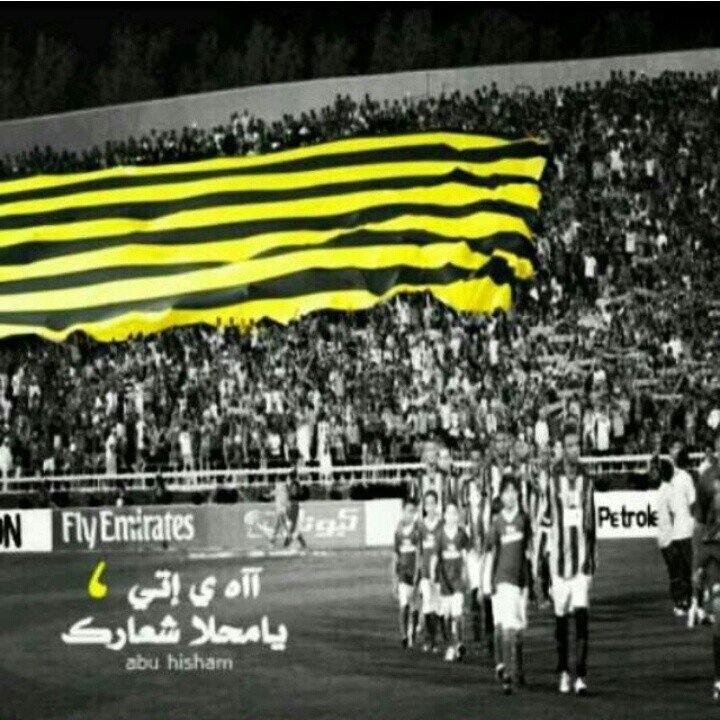 انا النادرب قلبك 
  لو كثروا عشآقك.!