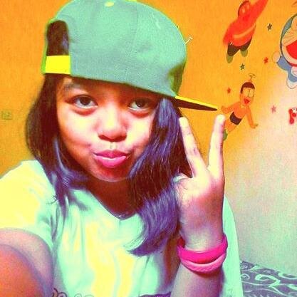 @Priska_Riani {}