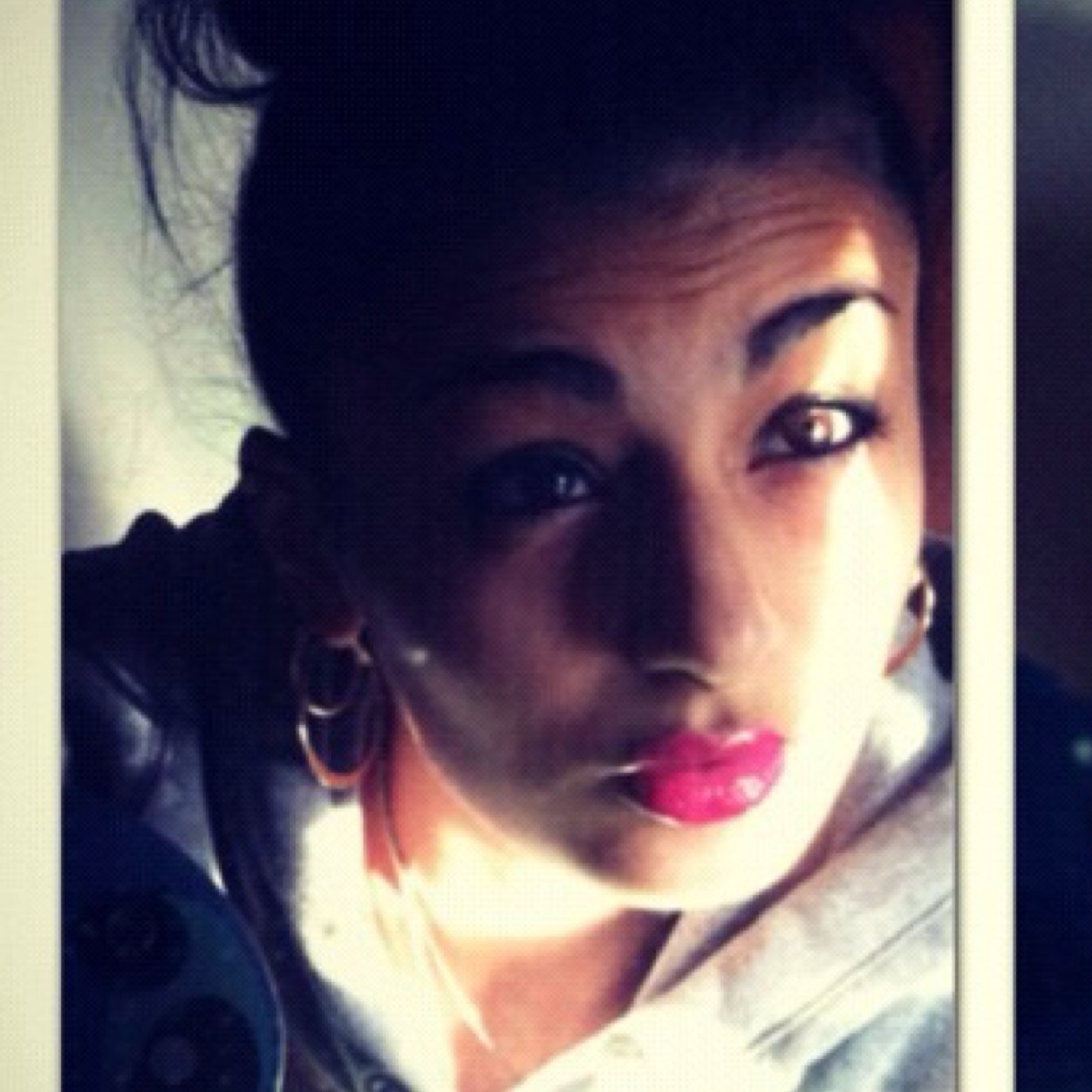 My name's Jeny Im puerto rican nd italian, 19 and bisexural love to hang out smoke loud and get drunk
