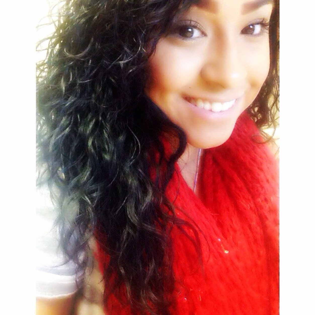 atx.26.wife.
small things make me sm:)e 
good people make me laugh
& an amazing GOD keeps me blessed.