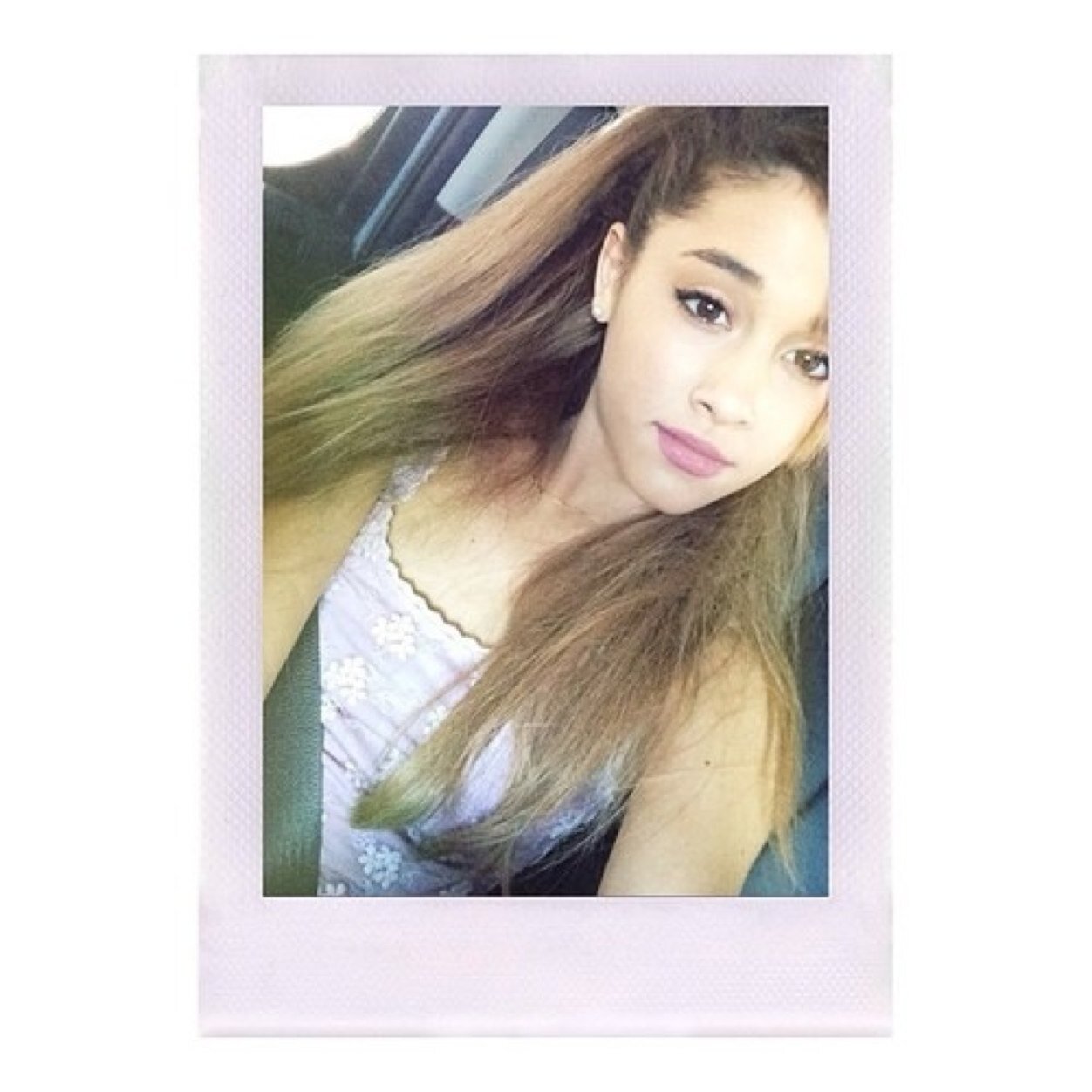 hii, please follow @ihonordemetria ilysm and ur beautiful! thank you lovely :)