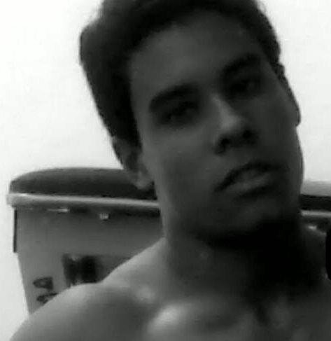 amo minha familia, gosto de malhar e de lutar muay thai . gosto de sair com amigos ... curtir um clube de lazer ... etc.