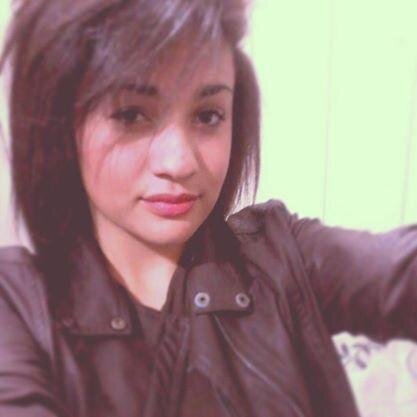 All the black inside me
Is slowly seeping from the bone '