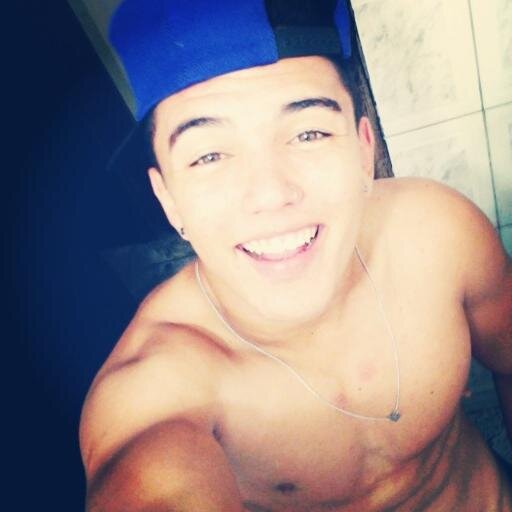 Mineiro,18 anos, Músico , Insta: @Thispauloboeri