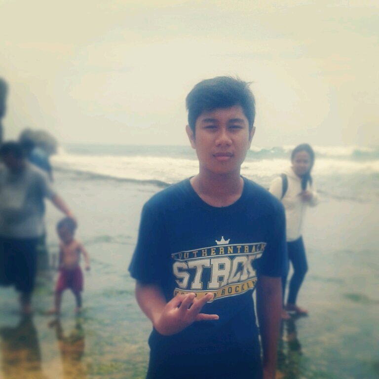 Follow @rcwijaya 
Twitter baru saya ;) 
Yg ini sudah tidak saya pakai ;)