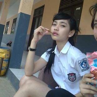 SMA 11 Medan |  Cintai orang dari hati bukan dari penampilan :)