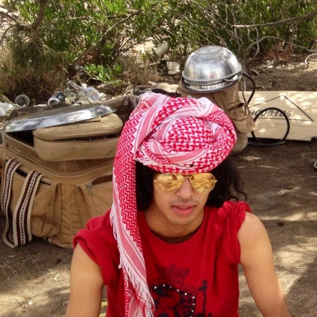 الله يجملني لجاني المحتاج ... وعساني عون لربعي لطال الطريق.   ( الهههدار BB:2AFA48C1