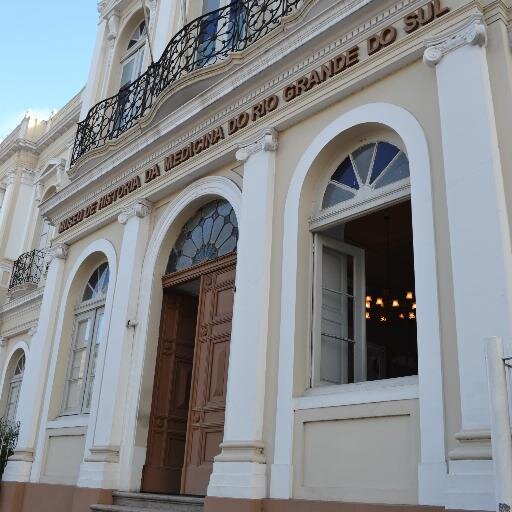 Museu de História da Medicina do RS - MUHM | Mantido pelo @SIMERS_RS | Curta http://t.co/xPni6uyBrG