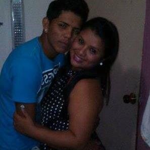 25 Años... Naci 18 de Marzo... Signo Piscis. Stoy en una relacion.. Amo a Mi Hija y soy 100% trabajadora. ;)