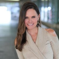 Lynn Herring (@thelynnherring) Twitter profile photo