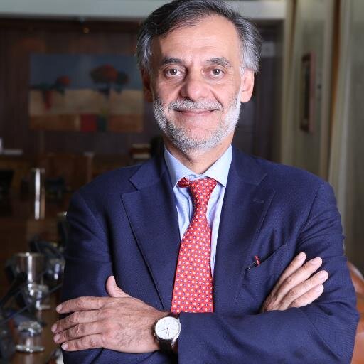 Notaio in Milano, europeista.