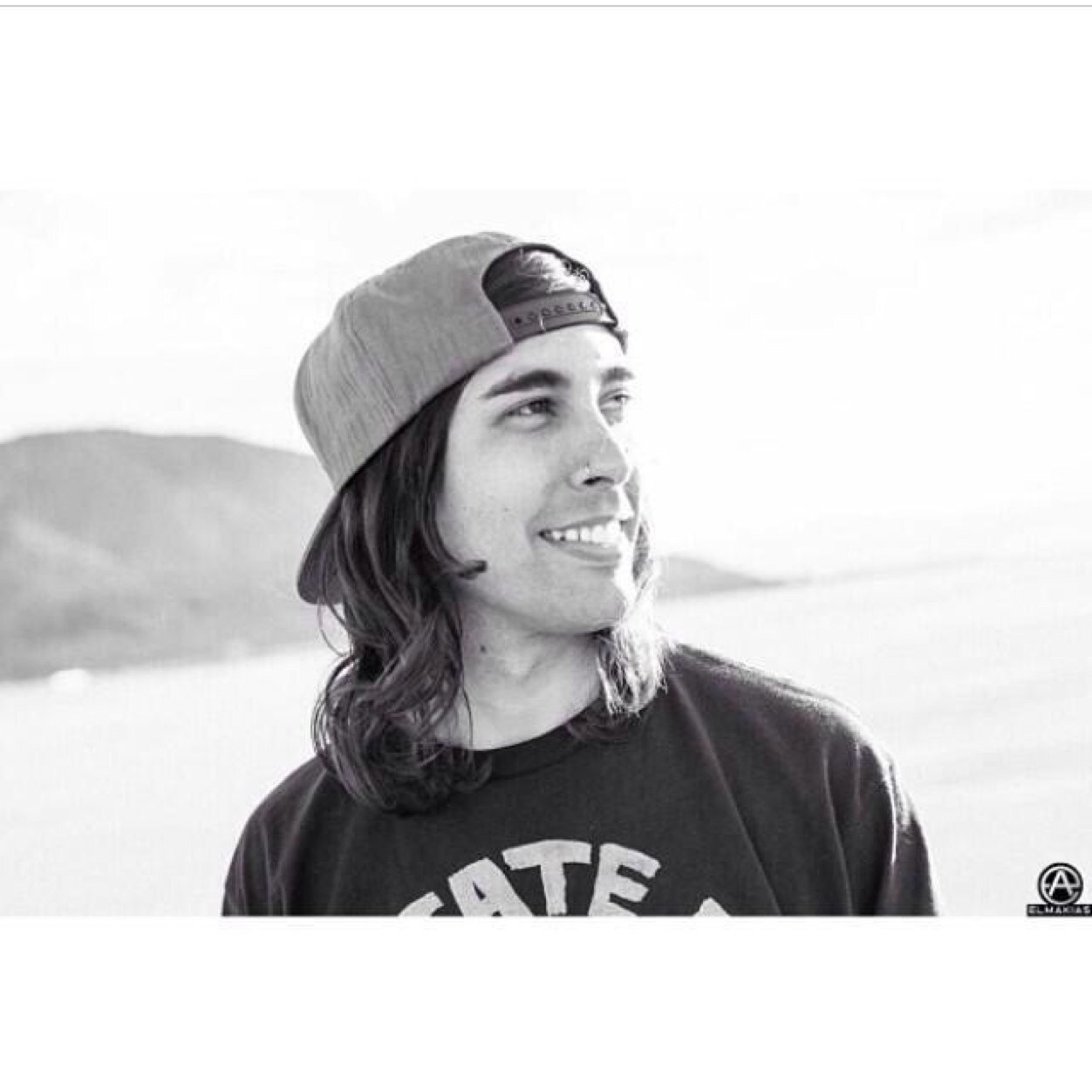 xxvicfuentes_'s profile picture. { don't follow this acc, follow @aiddiebarakrth_ ♥ }