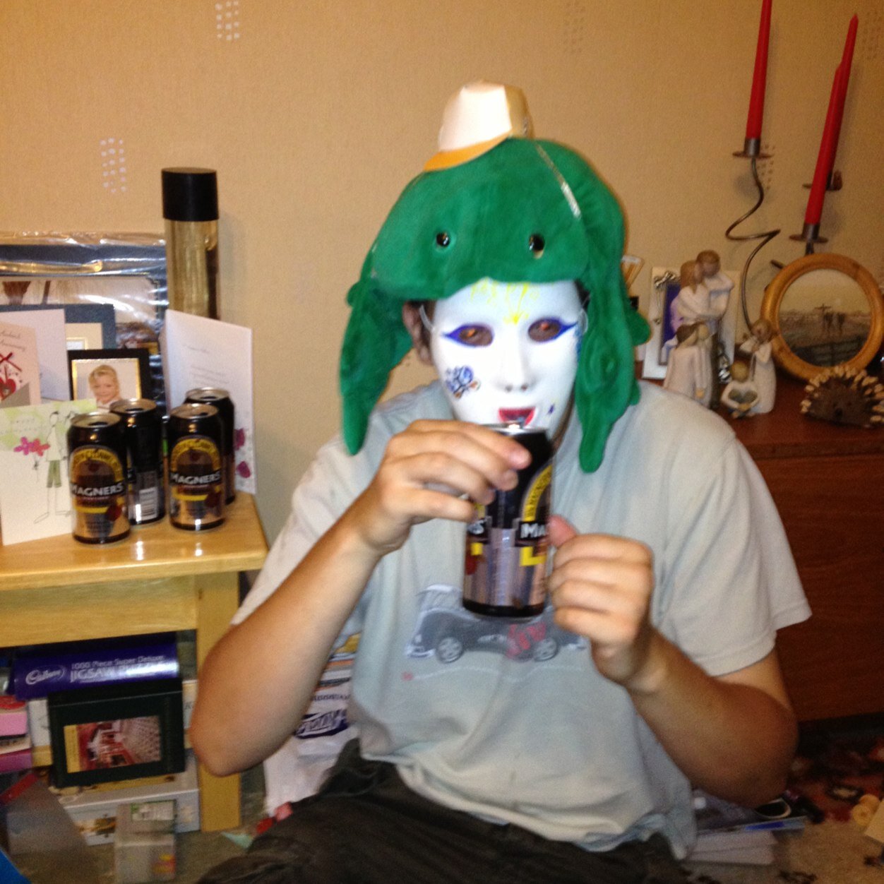 stuartwhiteman1's profile picture. got told electricians are lazy so I became one.... it's true.