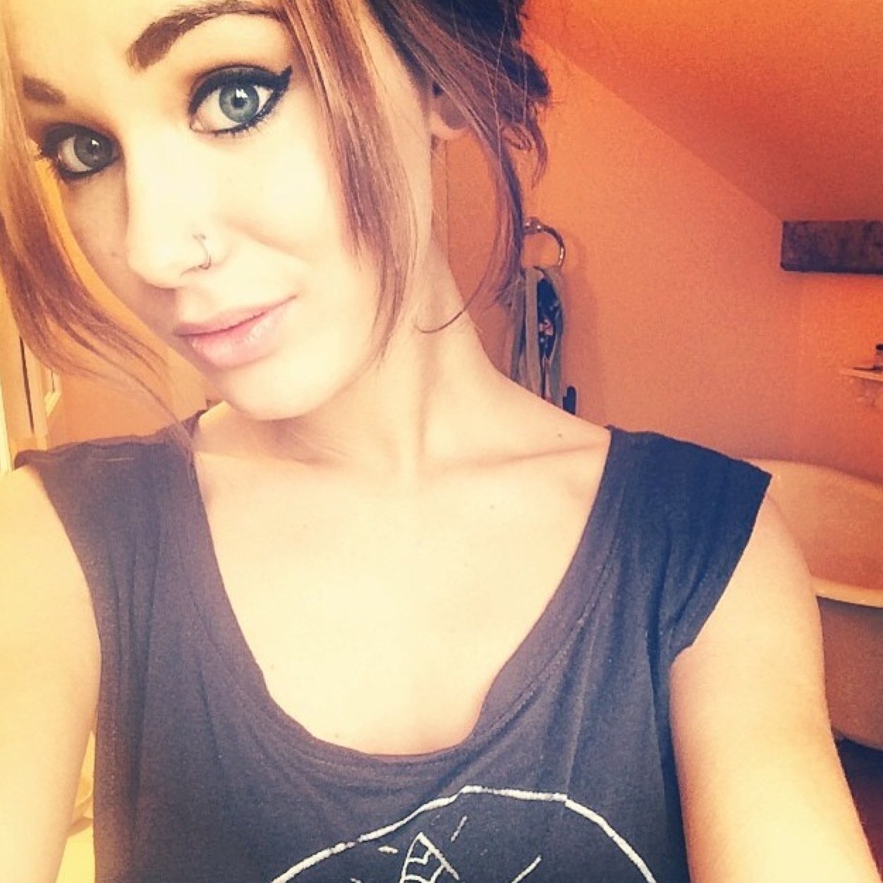 CMinesss's profile picture. nirvana & bvb