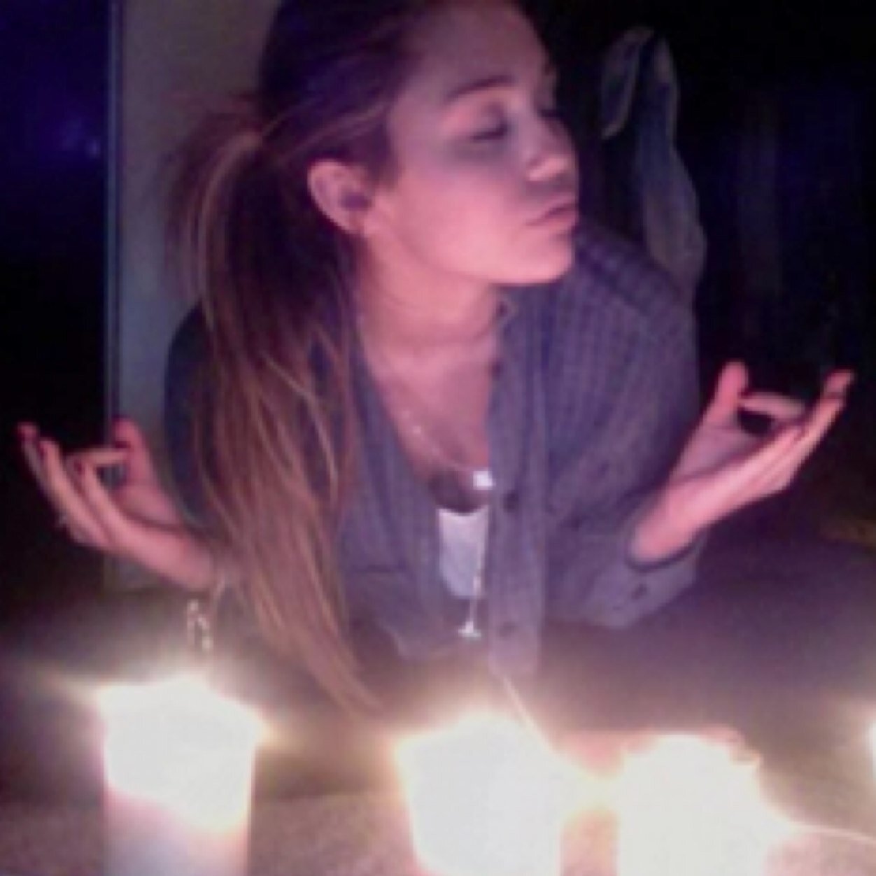 16, single, timida..