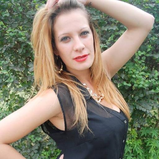 hola soyy Karito de garin 21 años  y Amo a Pabliito lezcano :p me gusta hcer amiigos Y conocer gente buena Onda...
