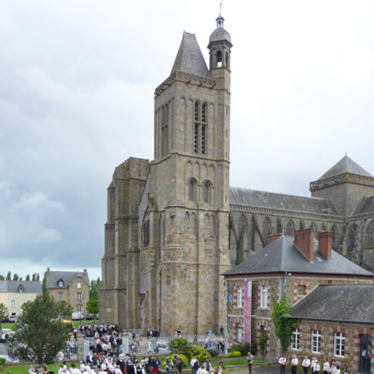 Entre le Mont Saint Michel et Saint Malo une ville historique et dynamique