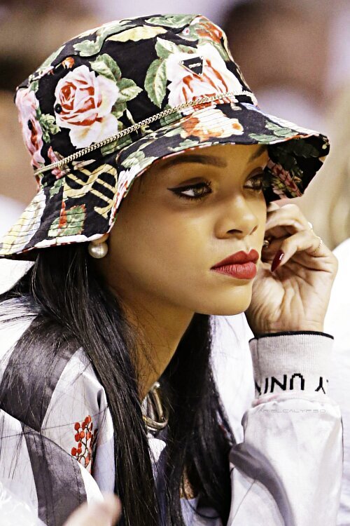 Rihanna followed me on IG the 3rd of February 2013