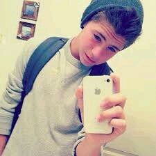 Im A 15 yr old gamer that loves Madison(My Babe!) favorite sports are football and baseball! And I Love to go the The Gym to workout! Madison I love u!